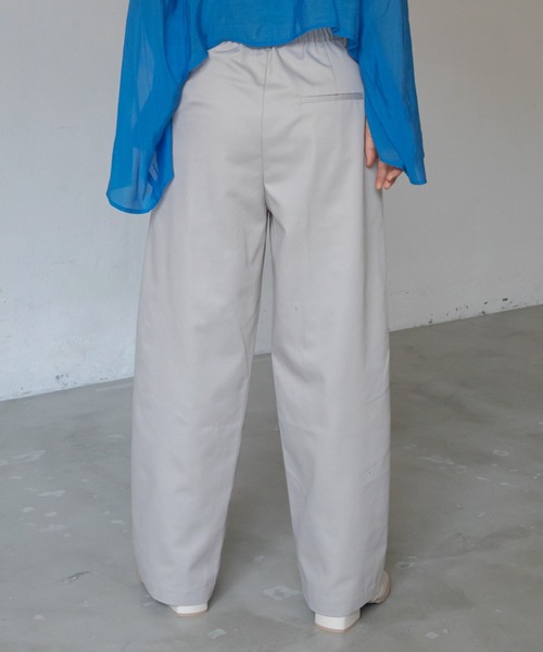 VACANCY(ヴァカンシー)の「バルーンダブルタックパンツ(その他パンツ・レディース・ブルー/アイボリー/ブラック・MEDIUM/LARGE)」の7枚目の写真