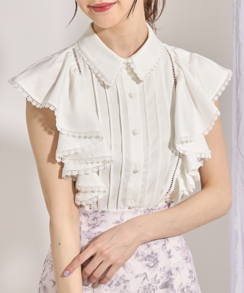 tocco closet（トッコ クローゼット）の「ラインレース装飾ラッフル 