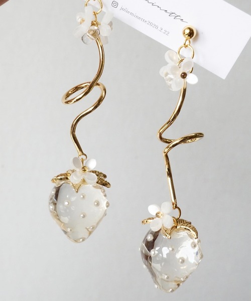 CERCA(チェルカ)の「jolie minette/ゆらゆら いちご お花 デザイン ピアス(ピアス(両耳用)・レディース・ベージュ/ブラック/ブラウン/クリア・FREE)」の6枚目の写真