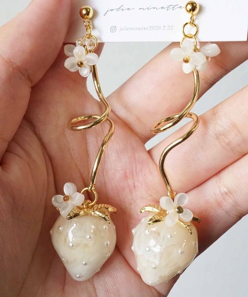 CERCA(チェルカ)の「jolie minette/ゆらゆら いちご お花 デザイン ピアス(ピアス(両耳用)・レディース・ベージュ/ブラック/ブラウン/クリア・FREE)」の12枚目の写真