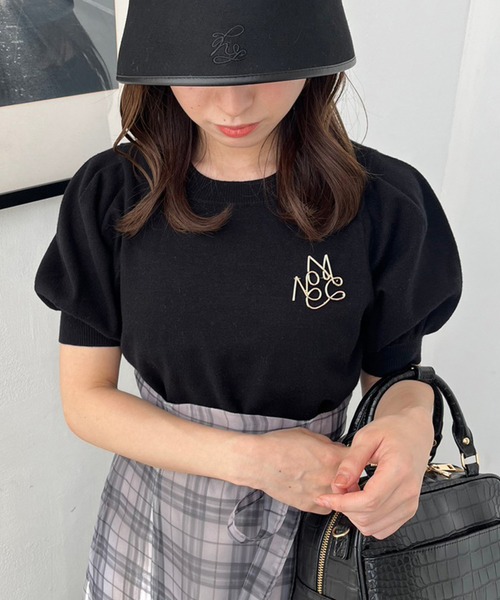one after another NICE CLAUP(ワンアフターアナザーナイスクラップ)の「【WEB限定商品】エンブレムブローチセットサマーニット(ニット/セーター・レディース・アイボリー/ピンク/ブルー/グレー/ブラック・FREE)」の2枚目の写真