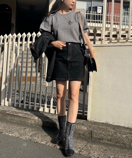 one after another NICE CLAUP(ワンアフターアナザーナイスクラップ)の「【WEB限定商品】エンブレムブローチセットサマーニット(ニット/セーター・レディース・アイボリー/ピンク/ブルー/グレー/ブラック・FREE)」の9枚目の写真