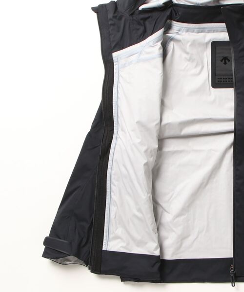 DESCENTE ALLTERRAIN（デサント　オルテライン）の「ハードシェルジャケット“クレアス”（その他アウター・メンズ・ブラック系その他/グレー/ネイビー系1/ベージュ系その他・M/S/L/XL/XXL）」の7枚目の写真