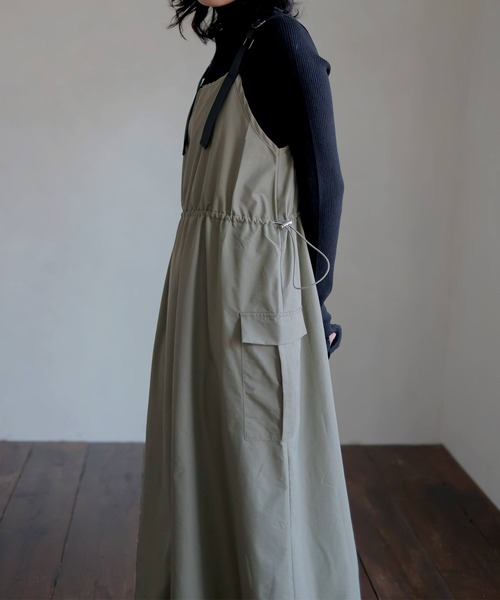 hellam(へラム)の「ナイロン 配色ミリタリージャンスカ(スカート・レディース・ブラック/チャコールグレー/カーキ/ホワイト/グレー・FREE)」の22枚目の写真