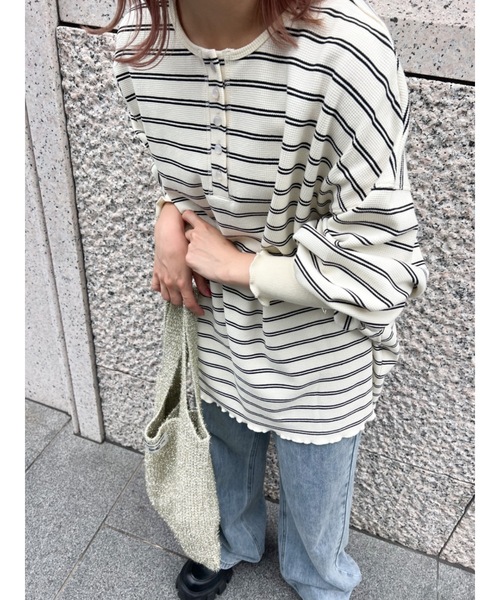 JUMELLE（ジュメロ）の「【フィンガーホール付き】border waffle cutsew（Tシャツ/カットソー・レディース・アイボリー/ブラウン・FREE）」の3枚目の写真