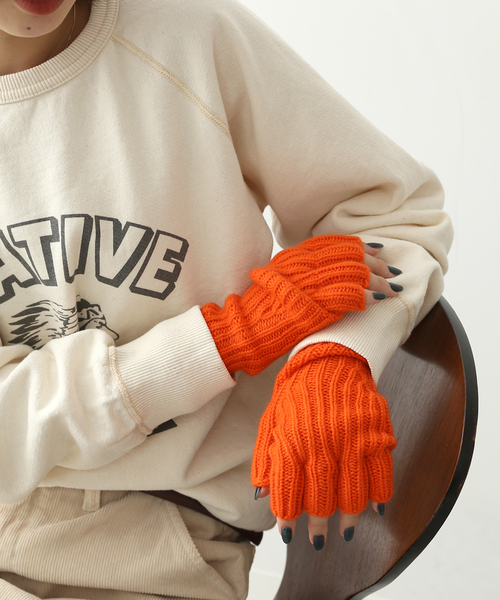 SLOBE IENA(スローブイエナ)の「【WILLIAM BRUNTON/ウィリアム ブラントン】カシミアRIB Fingerless(手袋・レディース・アイボリー/オレンジ/サックスブルー・FREE)」の11枚目の写真