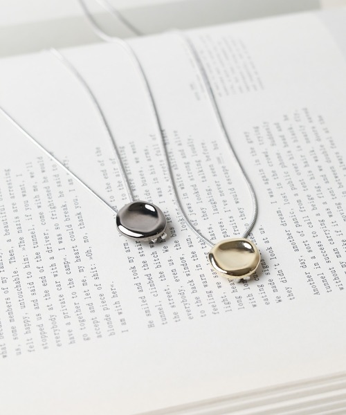 INNOCENT(イノセント)の「ループタイ/ネックレス(ネックレス・レディース・シルバー/ブラック/ゴールド・FREE)」の10枚目の写真