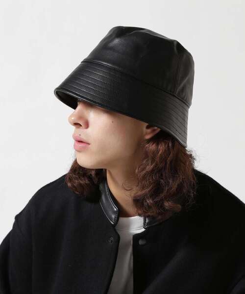 Toironier（トワロニエ）の「Toironier/トワロニエ/FAUX LEATHER BUCKET HAT（ハット・メンズ・ブラック・F）」の2枚目の写真
