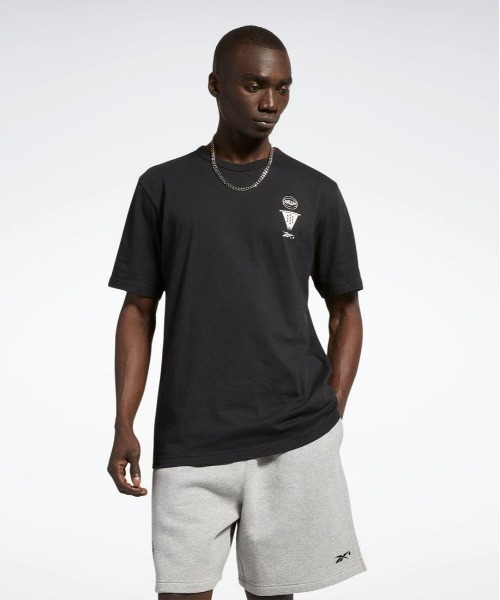 Reebok(リーボック)の「シティ リーグ ショートスリーブ Tシャツ / BB CITY LEAGUE SS T(Tシャツ/カットソー・メンズ・ブラック/ヘザーグレー・X-SMALL/LARGE/MEDIUM/SMALL/XX-LARGE/X-LARGE)」の2枚目の写真