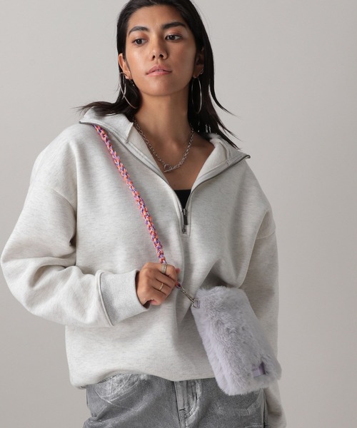 FOREVER 21(フォーエバー トゥエンティーワン)の「【2023AW】フェイクファーミニショルダー(ショルダーバッグ・レディース・パープル/ピンク/グレー・FREE)」の2枚目の写真