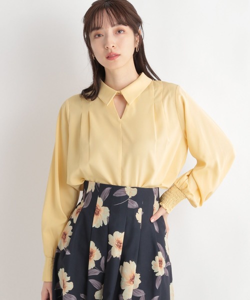 Andemiu（アンデミュウ）の「デザインネックエリブラウス 102202（シャツ/ブラウス・レディース・ブラック/イエロー/グリーン/オフホワイト・FREE）」の20枚目の写真