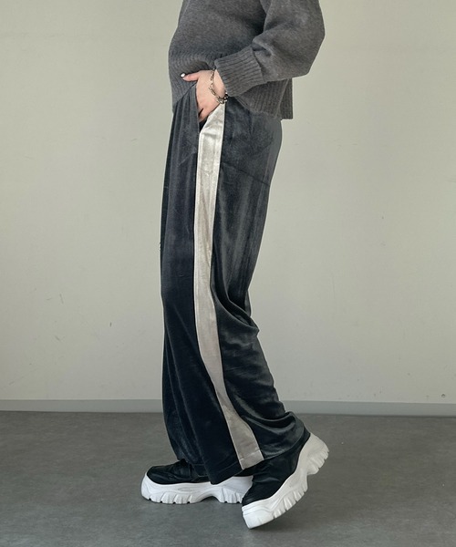 un dix cors（アンディコール）の「ライン入りベロアイージーパンツ（スウェットパンツ・レディース・グレー/チャコールグレー・FREE）」の8枚目の写真