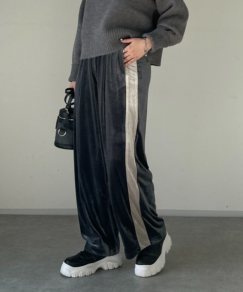 un dix cors（アンディコール）の「ライン入りベロアイージーパンツ（スウェットパンツ・レディース・グレー/チャコールグレー・FREE）」の6枚目の写真