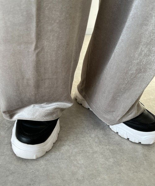 un dix cors（アンディコール）の「ライン入りベロアイージーパンツ（スウェットパンツ・レディース・グレー/チャコールグレー・FREE）」の3枚目の写真