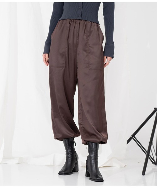 Settimissimo（セッティミッシモ）の「サテン ポケット付き アラジンパンツ カーゴパンツ（カーゴパンツ・レディース・ネイビー/ブラウン・FREE）」の3枚目の写真