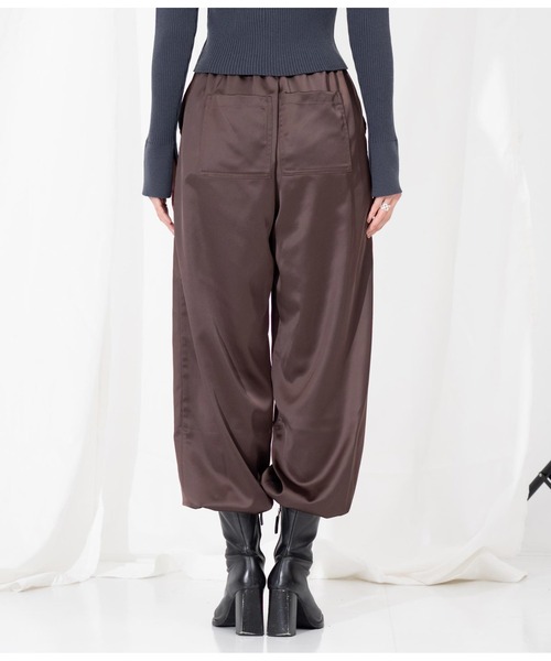 Settimissimo（セッティミッシモ）の「サテン ポケット付き アラジンパンツ カーゴパンツ（カーゴパンツ・レディース・ネイビー/ブラウン・FREE）」の16枚目の写真