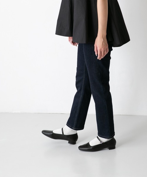 menue（メヌエ）の「やわらか スクエアトゥ メリージェーンパンプス（パンプス・レディース・グレイッシュベージュ/ブラック/ブラック系その他/シルバー/アイボリー・25.5cm/26.0cm/22.5cm/25.0cm/23.0cm/22.0cm/23.5cm/24.0cm/24.5cm/21.5cm）」の15枚目の写真