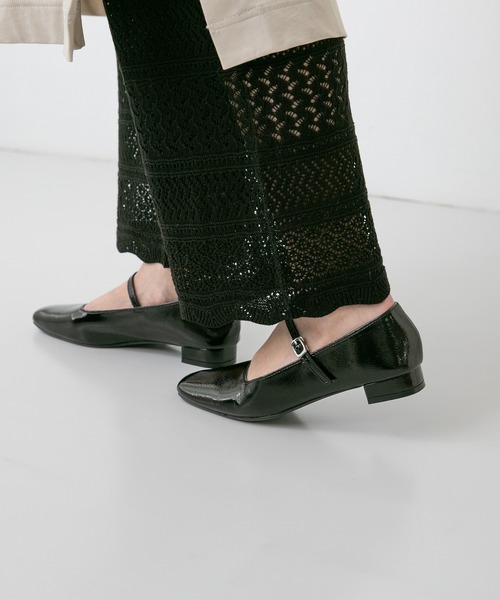 menue（メヌエ）の「やわらか スクエアトゥ メリージェーンパンプス（パンプス・レディース・グレイッシュベージュ/ブラック/ブラック系その他/シルバー/アイボリー・25.5cm/26.0cm/22.5cm/25.0cm/23.0cm/22.0cm/23.5cm/24.0cm/24.5cm/21.5cm）」の18枚目の写真