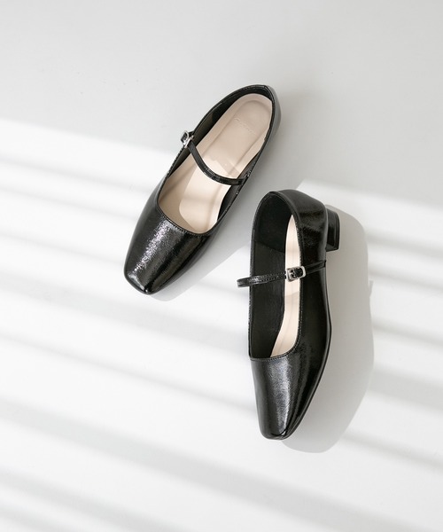 menue（メヌエ）の「やわらか スクエアトゥ メリージェーンパンプス（パンプス・レディース・グレイッシュベージュ/ブラック/ブラック系その他/シルバー/アイボリー・25.5cm/26.0cm/22.5cm/25.0cm/23.0cm/22.0cm/23.5cm/24.0cm/24.5cm/21.5cm）」の9枚目の写真