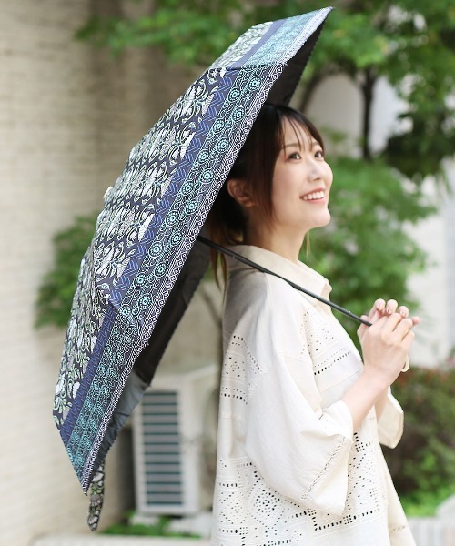 チチカカ（チチカカ）の「エスニフラワープリント晴雨兼用傘（折りたたみ傘・レディース・ブルー/ブラック/オレンジ・FREE）」の4枚目の写真