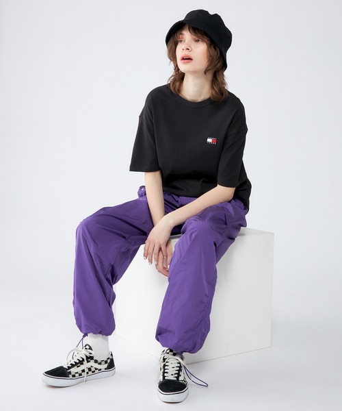 tommy jeans（トミー ジーンズ）の「【オンライン限定】レギュラーバッジTシャツ（Tシャツ/カットソー・メンズ・ホワイト/ブラック/ネイビー/アイボリー・SMALL/MEDIUM/LARGE/X-LARGE/X-SMALL）」の12枚目の写真