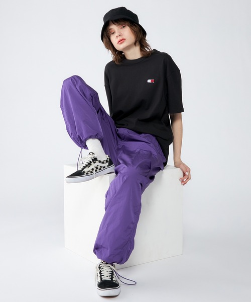 tommy jeans（トミー ジーンズ）の「【オンライン限定】レギュラーバッジTシャツ（Tシャツ/カットソー・メンズ・ホワイト/ブラック/ネイビー/アイボリー・SMALL/MEDIUM/LARGE/X-LARGE/X-SMALL）」の13枚目の写真