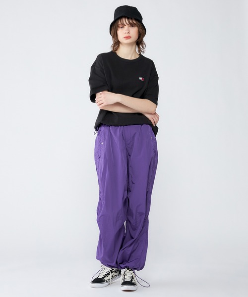 tommy jeans（トミー ジーンズ）の「【オンライン限定】レギュラーバッジTシャツ（Tシャツ/カットソー・メンズ・ホワイト/ブラック/ネイビー/アイボリー・SMALL/MEDIUM/LARGE/X-LARGE/X-SMALL）」の14枚目の写真