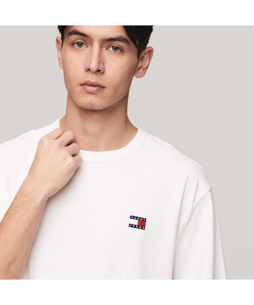tommy jeans（トミー ジーンズ）の「【オンライン限定】レギュラーバッジTシャツ（Tシャツ/カットソー・メンズ・ホワイト/ブラック/ネイビー/アイボリー・SMALL/MEDIUM/LARGE/X-LARGE/X-SMALL）」の16枚目の写真