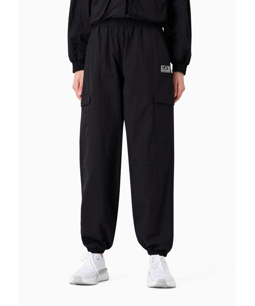 EMPORIO ARMANI EA7（エンポリオアルマーニイーエーセブン）の「【エンポリオ アルマーニ EA7】Contemporary Sport カーゴパンツ ナイロン（カーゴパンツ・レディース・ブラック/ピンク・LARGE/MEDIUM/SMALL/X-SMALL）」の2枚目の写真