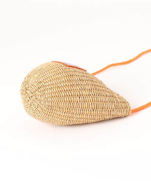 BOBO CHOSES（ボボショーズ）の「BC Tomato Patch raffia hand bag（ショルダーバッグ・キッズ・ライトブラウン・ONE SIZE）」の6枚目の写真