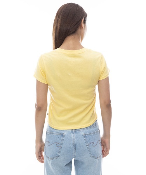 BILLABONG(ビラボン)の「BILLABONG レディース BABY FIT GRAPHIC TEE Tシャツ 【2024年春夏モデル】/ビラボンクロップドスリムフィット半袖Tシャツ(Tシャツ/カットソー・レディース・イエロー系その他/アイボリー/ブラック/パープル・MEDIUM)」の19枚目の写真