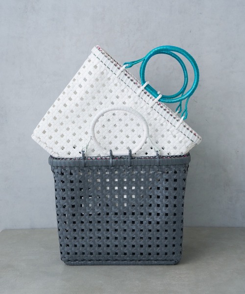 Actually（アクチュアリー）の「Lila Basket Mサイズ（かごバッグ・レディース・ホワイト/チャコールグレー・フリー）」の3枚目の写真