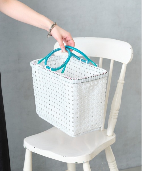 Actually（アクチュアリー）の「Lila Basket Mサイズ（かごバッグ・レディース・ホワイト/チャコールグレー・フリー）」の13枚目の写真