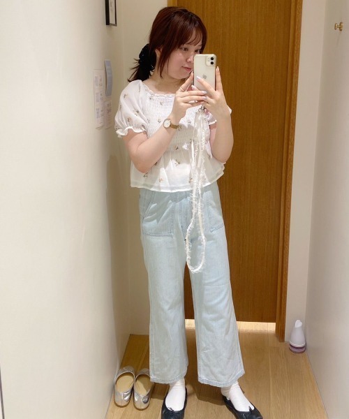 flower（フラワー）の「デニムベイカーパンツ（デニムパンツ・レディース・ライトブルー/ネイビー/ブルー・FREE）」の8枚目の写真