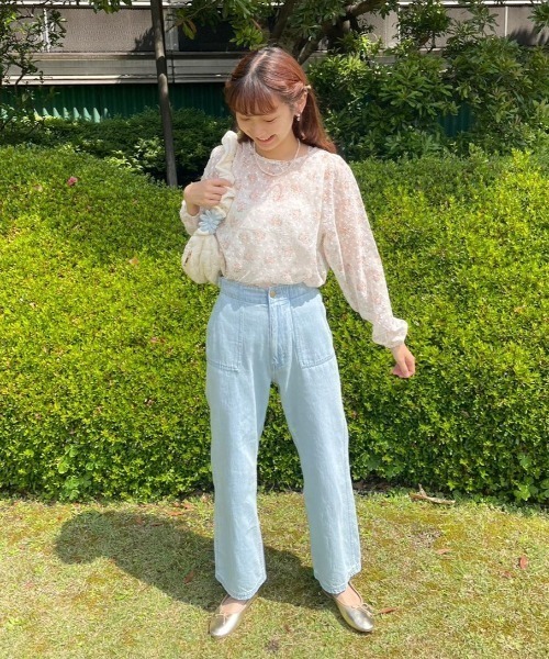 flower（フラワー）の「デニムベイカーパンツ（デニムパンツ・レディース・ライトブルー/ネイビー/ブルー・FREE）」の5枚目の写真