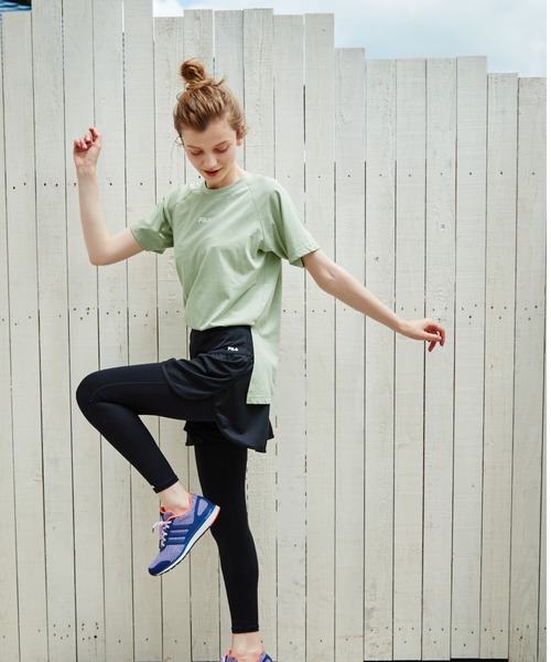 FILA（フィラ）の「【紫外線防止】【UVカット】【WEB限定】水陸両用キュロット付レギ2点【FILA】（ラッシュガード・レディース・ブラック・LARGE/MEDIUM/SMALL）」の3枚目の写真