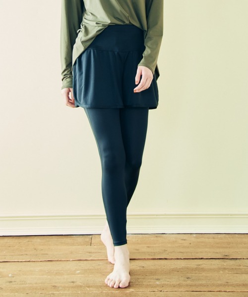 FILA（フィラ）の「【紫外線防止】【UVカット】【WEB限定】水陸両用キュロット付レギ2点【FILA】（ラッシュガード・レディース・ブラック・LARGE/MEDIUM/SMALL）」の15枚目の写真