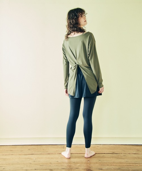 FILA（フィラ）の「【紫外線防止】【UVカット】【WEB限定】水陸両用キュロット付レギ2点【FILA】（ラッシュガード・レディース・ブラック・LARGE/MEDIUM/SMALL）」の18枚目の写真