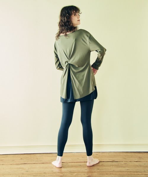 FILA（フィラ）の「【紫外線防止】【UVカット】【WEB限定】水陸両用キュロット付レギ2点【FILA】（ラッシュガード・レディース・ブラック・LARGE/MEDIUM/SMALL）」の20枚目の写真