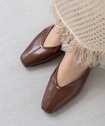 menue（メヌエ）の「新色追加！ 【 極やわ 】Vカット ゴールドアクセントパンプス（パンプス）」