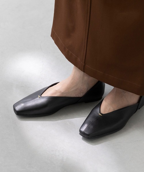 セール】新色追加！ 【 極やわ 】Vカット ゴールドアクセントパンプス