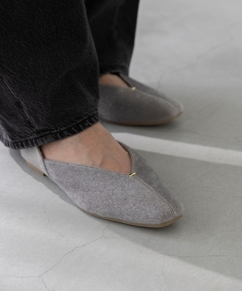 新色追加！ 【 極やわ 】Vカット ゴールドアクセントパンプス