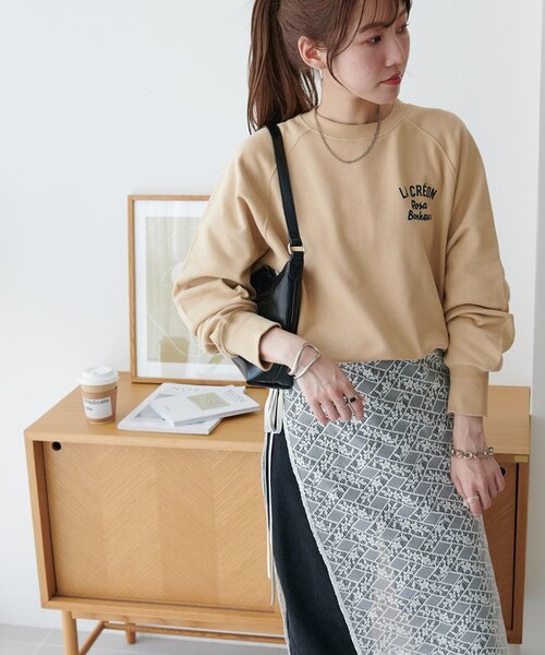 DISCOAT(ディスコート)の「【WEB限定】サガラバックロゴスウェット(Tシャツ/カットソー・レディース・ライトベージュ/チャコールグレー/キャメル・FREE)」の9枚目の写真