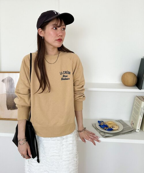 DISCOAT(ディスコート)の「【WEB限定】サガラバックロゴスウェット(Tシャツ/カットソー・レディース・ライトベージュ/チャコールグレー/キャメル・FREE)」の7枚目の写真