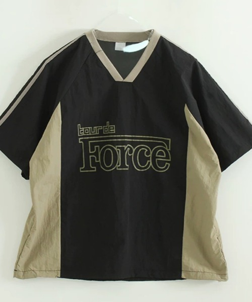 Per sist ence(パーシエンス)の「カレッジロゴVネックナイロントップス(Tシャツ/カットソー・レディース・ホワイト/ネイビー/ブラック・FREE)」の8枚目の写真