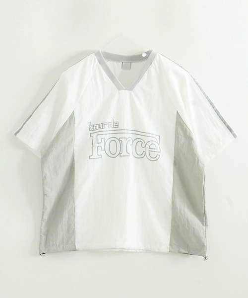 Per sist ence(パーシエンス)の「カレッジロゴVネックナイロントップス(Tシャツ/カットソー・レディース・ホワイト/ネイビー/ブラック・FREE)」の6枚目の写真