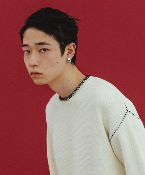 ADAM ET ROPE'（アダムエロペ）の「《アンチピリング/毛玉防止》【WEB限定】ポイント ステッチ ルーズシルエット ニットプルオーバー / ユニセックス（ニット/セーター・メンズ・ブラック/ホワイト・S/M/L）」の4枚目の写真