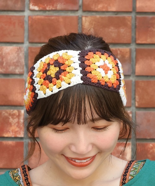 チチカカ（チチカカ）の「クロシェヘアバンド（ヘアバンド・レディース・ネイビー/ブラウン・FREE）」の4枚目の写真