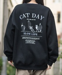 Naive magic（ナイーブマジック）の「【a】バックプリント＆刺繍 ルーズサイズ クルーネックスウェット 犬/猫（パーカー）」