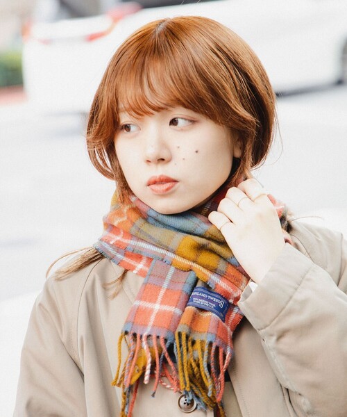 BEAMS BOY（ビームスボーイ）の「HIGHLAND TWEEDS / チェック ストール 小（マフラー・レディース・オレンジ系その他/ブルー/ブルー系その他2/ホワイト/レッド/グリーン/ベージュ/インディゴブルー・ONE SIZE）」の10枚目の写真